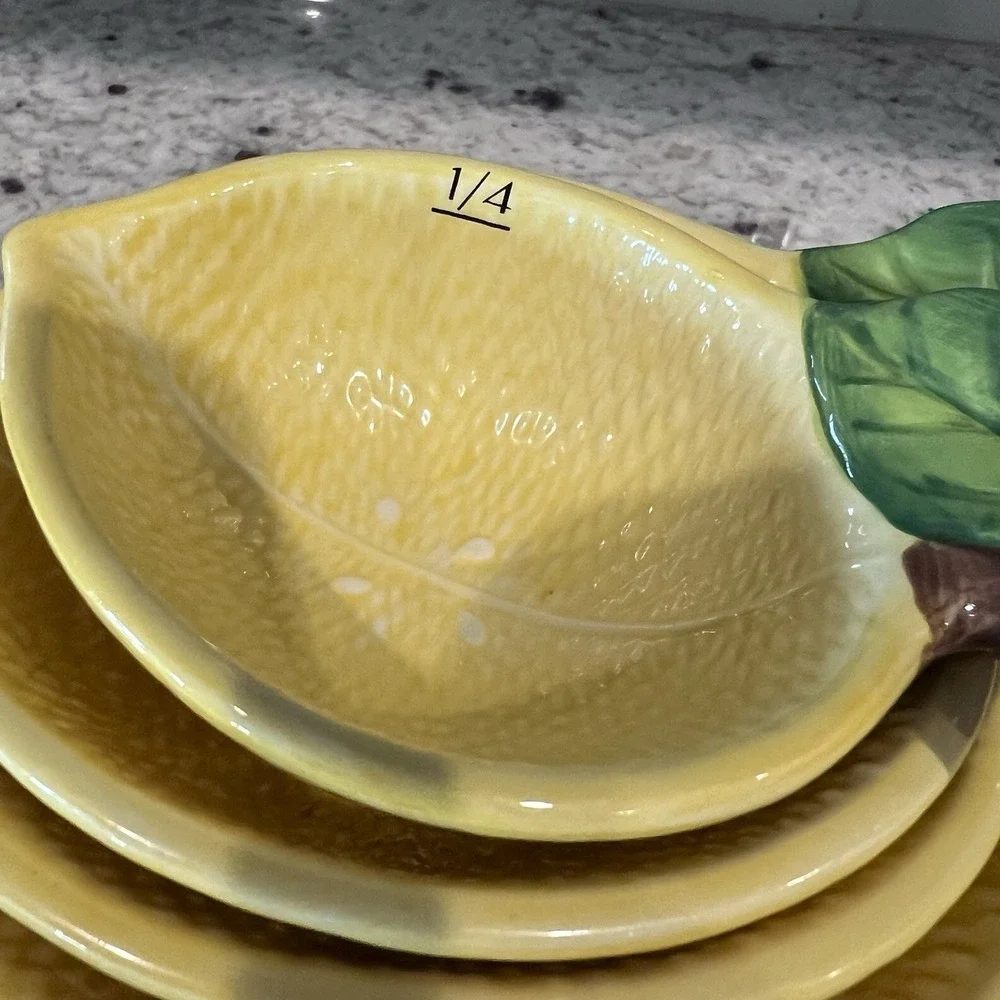 RARE! SUR LA TABLE Lemon Shape Ceramic Nesting Measuring Cups (Set of 4) Mint